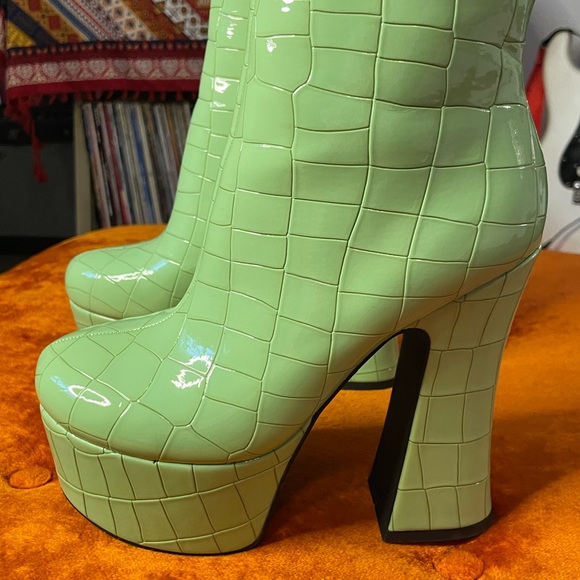 SOLD Azalea Wang Platform Boots - Picture 3 of 8